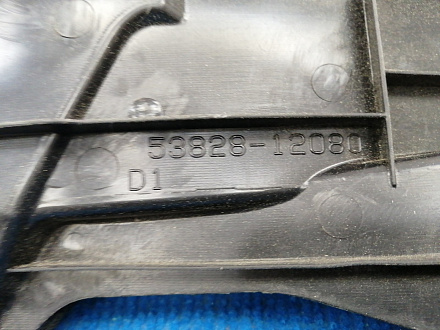 AA036689; Уплотнитель переднего левого крыла, с торца двери (53828-12080) для Toyota Corolla/Нов с деф; Оригинал; Р1, Мелкий дефект; 