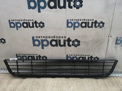 Фотография детали AA045113; Решетка переднего бампера (5K0853677) для Volkswagen Golf/БУ; Оригинал; Р1, Мелкий дефект; . Фото номер 12