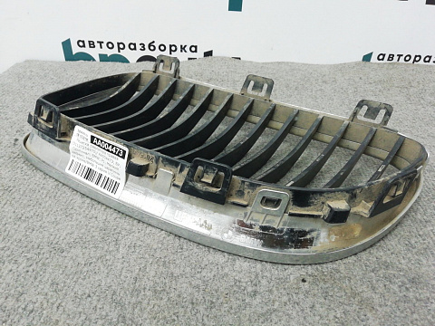 Фотография детали AA004473; Решетка радиатора правая (51137254970) для BMW 3 серия Е92 Е93/БУ; Оригинал; Р1, Мелкий дефект; . Фото номер 5