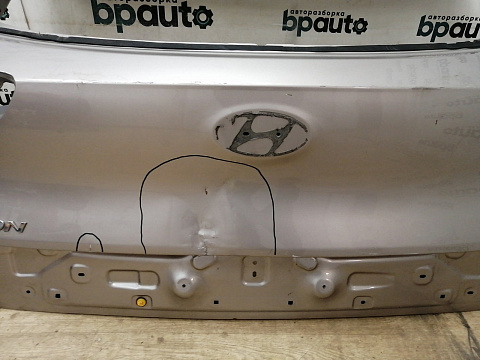 Фотография детали AA037907; Крышка багажника (73700-D3580) для Hyundai Tucson III рест.  (2018-2021)/БУ; Оригинал; Р2, Удовлетворительное; . Фото номер 7