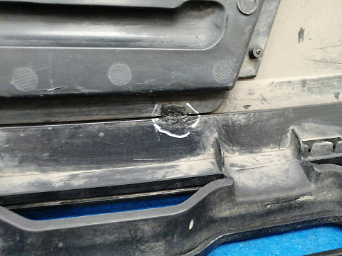 Фотография детали AA033727; Решетка радиатора (JK52-8200-BC) для Land Rover Range Rover IV рест. L405 (2017- н.в.)/БУ; Оригинал; Р2, Удовлетворительное; . Фото номер 20