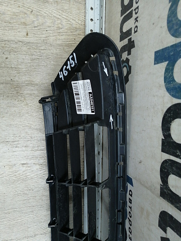 Фотография детали AA046151; Решетка переднего бампера (5G0853677A) для Volkswagen Golf/БУ; Оригинал; Р1, Мелкий дефект; . Фото номер 15