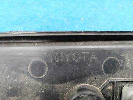AA015258; Площадка под номер (52114-60050) для Toyota Land Cruiser 200 (2008 — 2012)/БУ; Оригинал; Р1, Мелкий дефект; 
