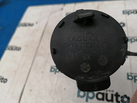 AA031455; Заглушка буксир крюка заднего бампера (GX73-17E810-BA) для Jaguar XE I (2015-2019)/БУ; Оригинал; Р0, Хорошее; 