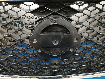 AA033298; Решетка радиатора; под камер. (62310-1LB0A) для Nissan Patrol VI (Y62) (2010-2014)/БУ; Оригинал; Р1, Мелкий дефект; 