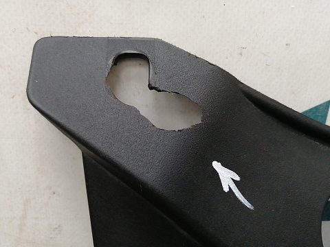Фотография детали AA038741; Накладка передней панели (KA0G-50716) для Mazda CX-5 I рест. (2015-2017)/БУ; Оригинал; Р1, Мелкий дефект; . Фото номер 5