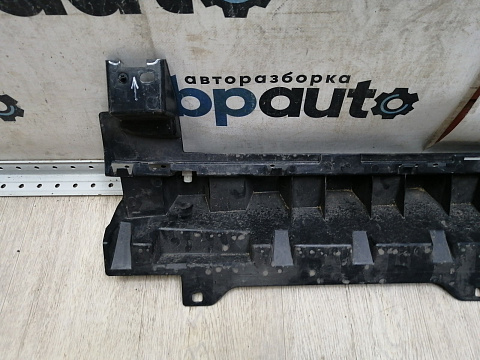 Фотография детали AA017945; Кронштейн заднего бампера центральный (J8A2-17A793-AD) для Land Rover Range Rover Velar L560 (2017 - 2023)/БУ; Оригинал; Р1, Мелкий дефект; . Фото номер 7