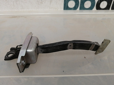 AA044274; Ограничитель двери задний левый (68640-42030) для Toyota Rav4/БУ; Оригинал; Р0, Хорошее; 