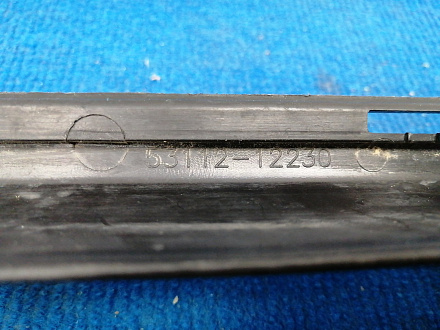 AA037773; Решётка переднего бампера нижняя (53112-12230) для Toyota Corolla 150 рест. (2010-2013)/БУ; Оригинал; Р1, Мелкий дефект; 