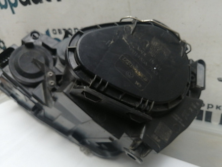 AA046037; Фара галоген правая (5K1941006P) для Volkswagen Golf/БУ; Оригинал; Р1, Мелкий дефект; 