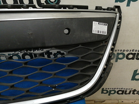 Фотография детали AA038717; Решетка переднего бампера (EH45-501T1) для Mazda CX-7 I рест. (2009-2012)/БУ; Оригинал; Р2, Удовлетворительное; . Фото номер 2