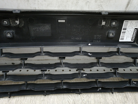 Фотография детали AA045278; Решетка переднего бампера; под паркт. (6402A373) для Mitsubishi Pajero Sport III (2015-2020)/БУ; Оригинал; Р1, Мелкий дефект; . Фото номер 17