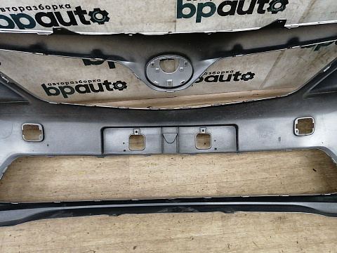 Фотография детали AA033767; Бампер передний; без паркт.; без омыват. (52119-12C70) для Toyota Corolla 150 рест. (2010-2013)/БУ; Неоригинал; Р2, Удовлетворительное; . Фото номер 17