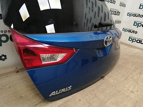 Фотография детали AA039124; Крышка багажника (67005-02280) для Toyota Auris II (2013 — 2015)/БУ; Оригинал; Р1, Мелкий дефект; . Фото номер 4