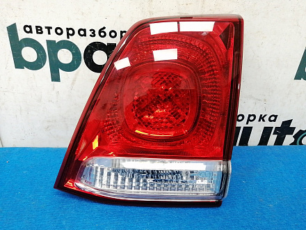 AA015312; Фонарь в крышку багажника правый (81581-60180) для Toyota Land Cruiser 200 (2008 — 2012)/БУ; Оригинал; Р1, Мелкий дефект; 