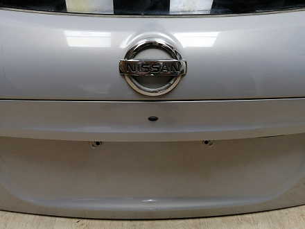 AA045290; Крышка багажника; под камер. (K0100BR0MA) для Nissan Qashqai/БУ; Оригинал; Р1, Мелкий дефект; 