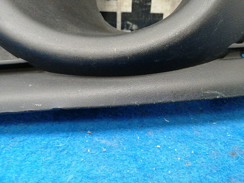 Фотография детали AA032361; Накладка ПТФ левая (263369741R) для Renault Sandero II (2014-2018)/БУ; Оригинал; Р1, Мелкий дефект; . Фото номер 2