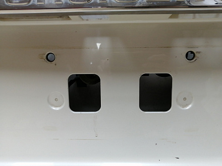 AA045275; Накладка крышки багажника, без кнопок (76811-60190) для Toyota Land Cruiser Prado 150 (2010 — 2013)/БУ; Оригинал; Р0, Хорошее; (070) Белый перламутр 3х. сл.