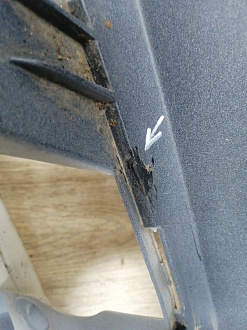 BA000247; Бампер передний; под паркт.; под омыват. (5M0807221N) для Volkswagen Golf Plus II (2009-2014)/БУ; Оригинал; Р1, Мелкий дефект; 