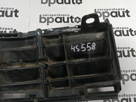 Фотография детали AA045558; Решетка переднего бампера правая (53127-42040) для Toyota Rav4 40 (2013 — 2015)/БУ; Оригинал; Р1, Мелкий дефект; . Фото номер 6