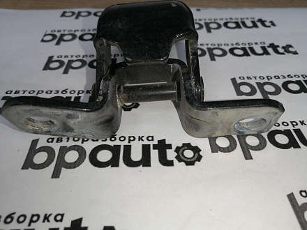 AA045167; Петля двери передняя левая верхняя (KD53-59210) для Mazda/БУ; Оригинал; Р0, Хорошее; 