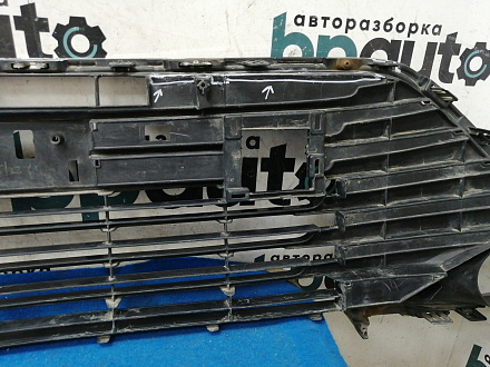 AA030956; Решетка переднего бампера (53112-33160) для Toyota Camry 55 рест. (2014 — 2017)/БУ; Оригинал; Р2, Удовлетворительное; 