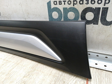 AA045189; Накладка задней правой двери (5757A410) для Mitsubishi Outlander/Нов с деф; Оригинал; Р1, Мелкий дефект; 