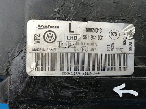 Фотография детали AA025017; Фара ксенон левая (5G1941031) для Volkswagen Golf/БУ; Оригинал; Р2, Удовлетворительное; . Фото номер 8