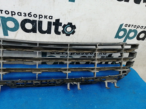 Фотография детали AA025634; Решетка переднего бампера (13238553) для Opel Astra/БУ; Оригинал; Р1, Мелкий дефект; . Фото номер 21