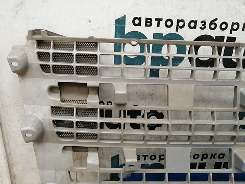 Фотография детали AA032268; Решетка радиатора (CC11-8200-AAW) для Ford Transit (2006-2014)/БУ; Оригинал; Р1, Мелкий дефект; . Фото номер 7