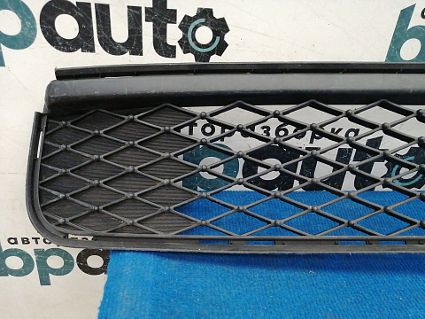 Фотография детали AA037735; Решётка переднего бампера (53112-02250) для Toyota Auris I рест. (2010- 2013)/БУ; Оригинал; Р1, Мелкий дефект; . Фото номер 6