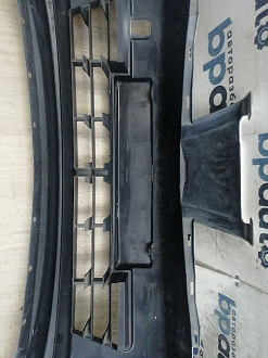 AA045993; Бампер передний; без паркт.; под омыват. (62022-EM00H) для Nissan Tiida/БУ; Оригинал; Р1, Мелкий дефект; 