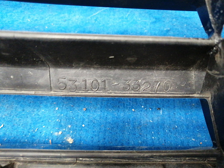 AA033734; Решетка радиатора (53101-33180) для Toyota Camry 40 (2006 — 2010)/БУ; Оригинал; Р1, Мелкий дефект; 