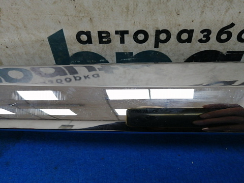 Фотография детали AA029354; Накладка крышки багажника хром (5817A261) для Mitsubishi Pajero Sport III (2015-2020)/БУ; Оригинал; Р1, Мелкий дефект; . Фото номер 4