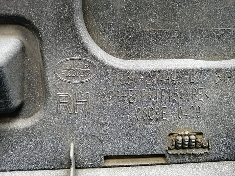 Фотография детали AA036535; Накладка задней правой двери (BJ3M274A48B) для Land Rover Range Rover Evoque/БУ; Оригинал; Р1, Мелкий дефект; . Фото номер 10