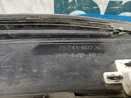 AA031985; Накладка на дверь задняя правая, молдинг (75741-60230) для Lexus GX460/БУ; Оригинал; Р1, Мелкий дефект; 