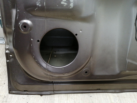 Фотография детали AA044938; Дверь передняя правая (6800165844) для Suzuki Grand Vitara/БУ; Оригинал; Р2, Удовлетворительное; . Фото номер 25