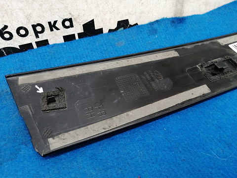 Фотография детали AA029319; Накладка на стойку двери передняя правая (82260-2W000) для Hyundai/БУ; Оригинал; Р1, Мелкий дефект; . Фото номер 7