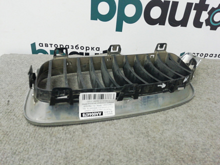 AA004478; Решетка радиатора правая (51137255412) для BMW 3 серия F30 F31/БУ; Оригинал; Р1, Мелкий дефект; 