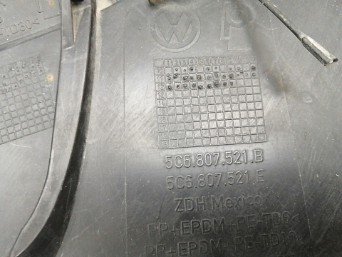 Фотография детали AA034451; Юбка заднего бампера (5C6807521B) для Volkswagen Jetta VI (2010- 2014)/БУ; Оригинал; Р1, Мелкий дефект; . Фото номер 20