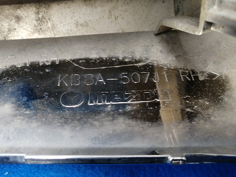 Фотография детали AA028054; Хром решетки радиатора правый (KB8A-507J1) для Mazda CX-5 II (2017-н.в.)/БУ; Оригинал; Р2, Удовлетворительное; . Фото номер 16