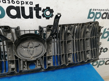 AA017159; Решетка радиатора; под камер. (53101-60660) для Toyota Land Cruiser Prado 150 (2010 — 2013)/БУ; Оригинал; Р2, Удовлетворительное; 