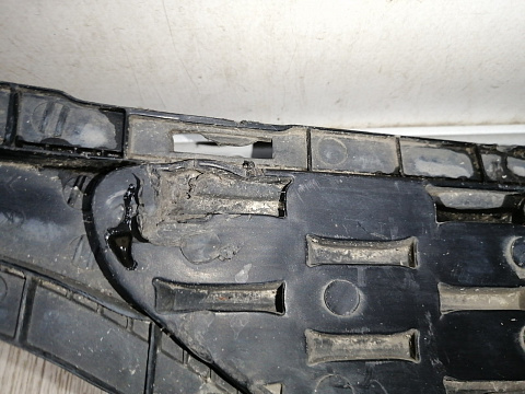 Фотография детали AA045512; Решетка переднего бампера (86522-A7000) для Kia Cerato III (2013-2016)/БУ; Оригинал; Р1, Мелкий дефект; . Фото номер 11