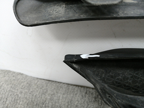 Фотография детали AA008175; Накладка противотум. фары правая, под диодную птф (B63C-50C11) для Mazda 3 BM/БУ; Оригинал; Р1, Мелкий дефект; . Фото номер 7