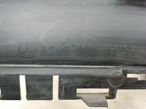 Фотография детали AA008548; Юбка заднего бампера; под паркт. (A2058858838) для Mercedes-Benz C-klasse IV (W205) (2014-2018)/БУ; Оригинал; Р0, Хорошее; . Фото номер 8