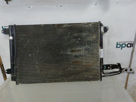 AA023258; Радиатор кондиционера (1K0 820 411 Q)/БУ; Оригинал; Р2, Удовлетворительное; 