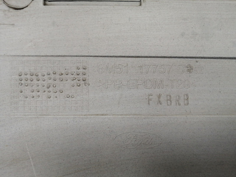 Фотография детали AA034077; Бампер передний; без паркт.; под омыват. (8M51-17757-AW) для Ford Focus/БУ; Оригинал; Р1, Мелкий дефект; . Фото номер 20