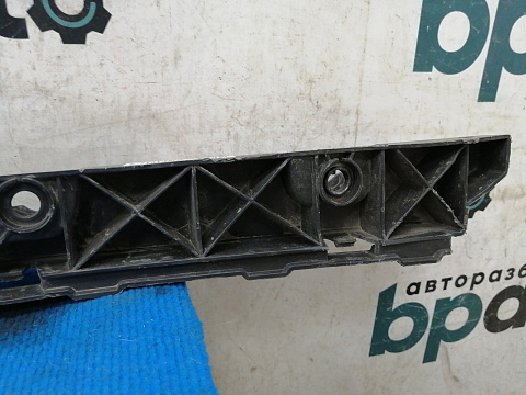 Фотография детали AA023492; Кронштейн заднего бампера центральный (5NR807863) для Volkswagen Tiguan II (2016- 2020)/БУ; Оригинал; Р1, Мелкий дефект; . Фото номер 9