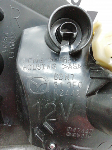 Фотография детали AA002831; Фонарь правый в крышку багажника (BBN7-51-3F0) для Mazda 3 BL/Нов; Оригинал; . Фото номер 3