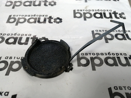 AA045957; Заглушка буксир. крюка переднего бампера (5M0807241A) для Volkswagen Golf Plus II (2009-2014)/БУ; Оригинал; Р1, Мелкий дефект; 